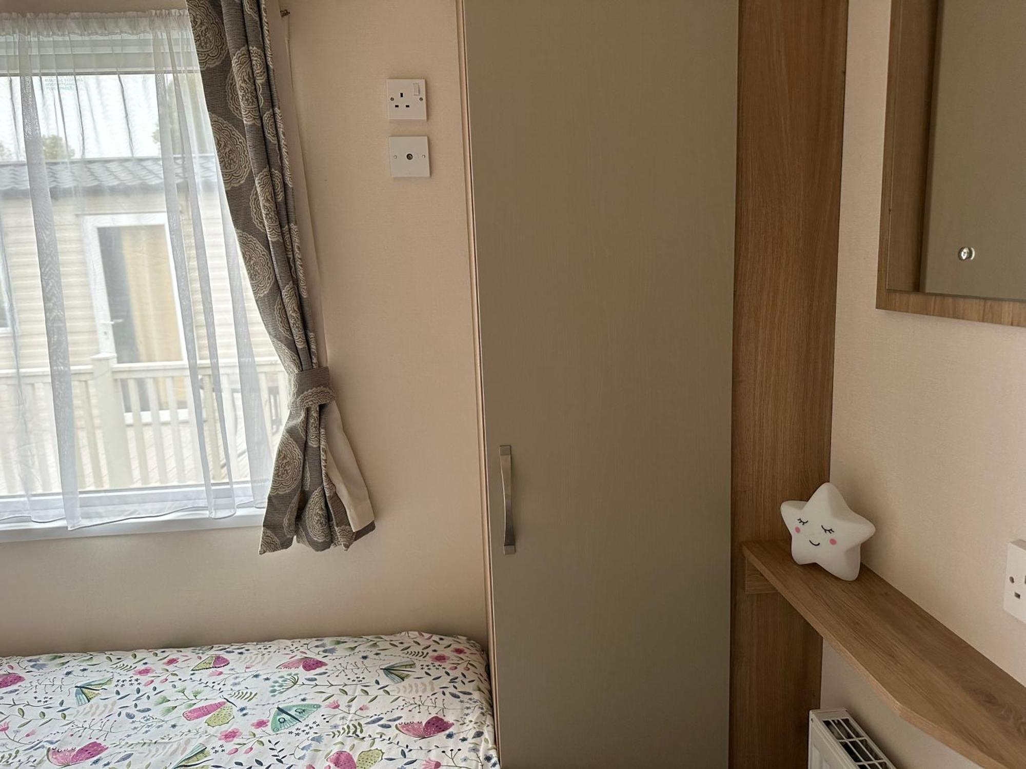 Felixstowe Chimo Caravan 8 Sleeps 5 Min To Beach Exteriör bild